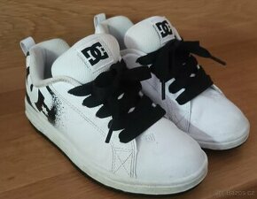 dětské boty DC. vel. 33
