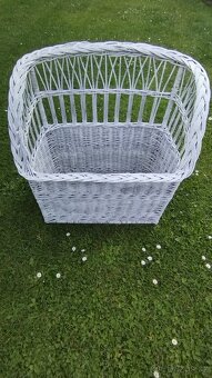 Velký proutěný dekorativní koš
