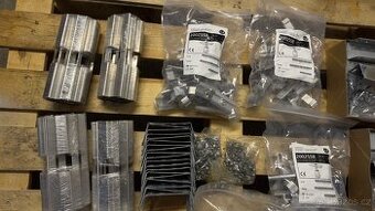 Montážní materiál K2 Systems – svorky, profily, spojky