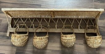 Polička a košíčky