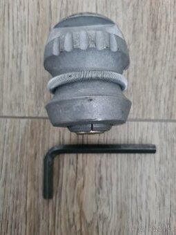 Zámek spojovacího zařízení vlek/karavan