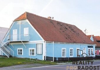 Prodej prostorného rodinného domu s bohatou historií a poten