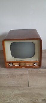 Stará televize a rádio s gramofonem TESLA
