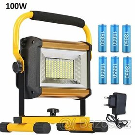 Flexibilní LED reflektor s dobíjecími bateriemi.