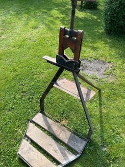 Instalatérský svěrák ( pionýr)