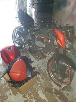 Prodám náhradní díly na Kawasaki Z 1000, r.v. 2007 - 2009