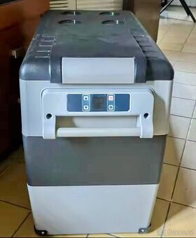 VEVOR 55L NOVÝ chladicí box 20℃ až -20℃ do auta 12V/230V