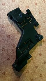 Audi Q5 držák PP světla 1000717075 / 10007-17075