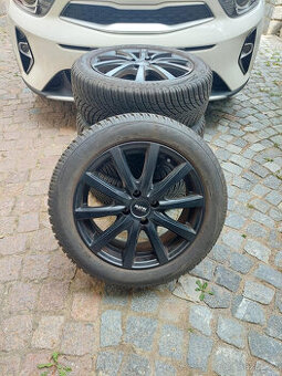 Černé Alu kola zimní set + pneu