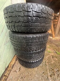 Nokian 215/65r16 C M+S celoroční
