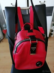 Červený batůžek /kabelka