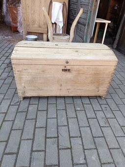 DŘEVĚNÁ TRUHLA-SLEVA