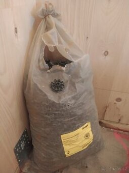 Plastové distanční prvky 20 mm