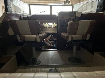 MOTOROVÁ KAJUTOVÁ LOĎ SEALINE