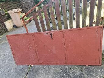 2x kovové protipožární dveře