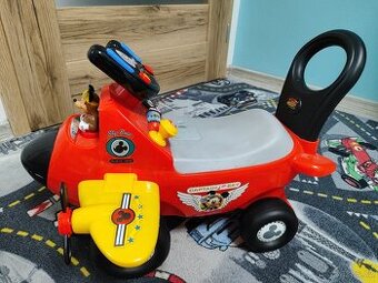 Hračky (svítící, hrající letadýlko)