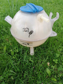 Vyrovnávací nádobka chladicí kapaliny škoda 1K0 121 407