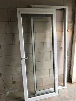 Bílá plastová okna / dveře