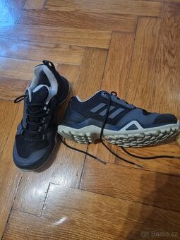 outdoorová obuv adidas