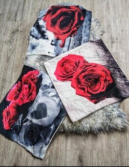Sada 3 povlaků na polštář s motivem rudých růží (45x45 cm)