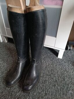 Staré jezdecké boty