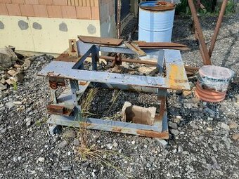 Dílenský ponk, podstavec, stůl