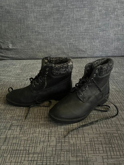 Nenošené zimní boty vel. odhaduji 35-36