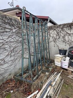 Přepravní stojan na skla