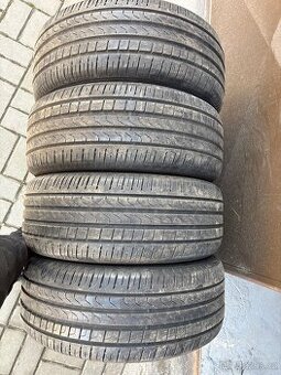 235/55 R18 100V