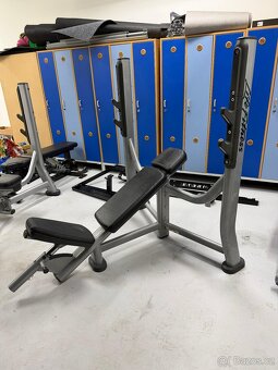 Prodám posilovaci stroje a pásy