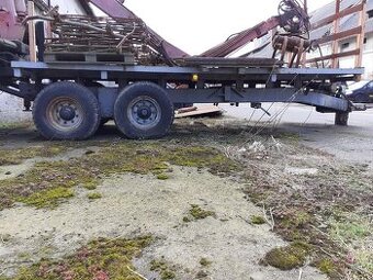 Traktorová vyvážečka s hydraulickou rukou