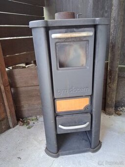 Prodám kamna na tuhá paliva