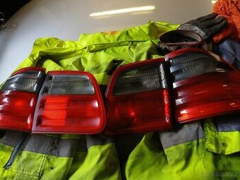 ZADNÍ LAMPY ORIGINÁL NA MB 320CDI W210 AVANTGARDE