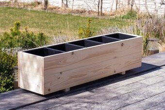 Dřevěný truhlík na terasu - přírodní