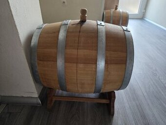 Akátový sud 50l s moravskou meruňkovicí