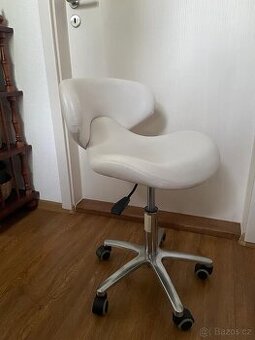 Kosmetická židlička