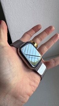 Apple Watch 10 46mm přírodní titan