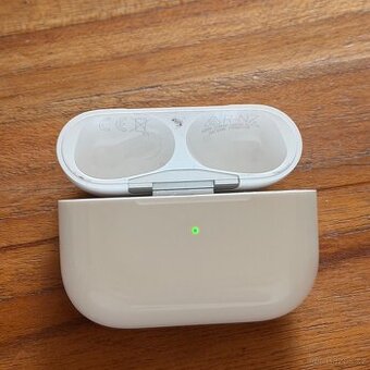 Originální Apple AirPods Pro 2 case / pouzdro
