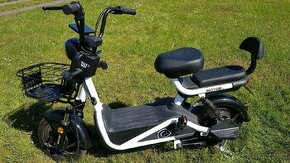 Elektrický moped, skútr, E-babeta