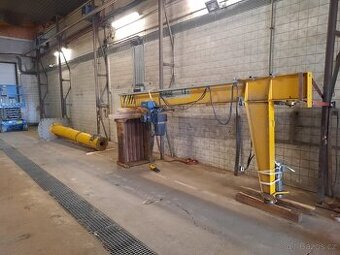 Sloupový jeřáb DEMAG 1,6 T