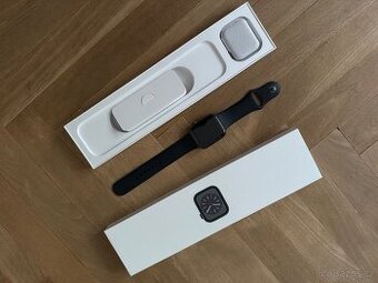 Apple Watch Series 8 45mm Cellular, Steel Case Grafitové