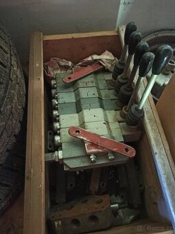 Prodám hydraulický rozvaděč a čerpadla