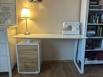 Moderní psací stůl/kancelářský stůl