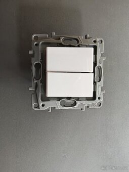 Vypínač Niloé č.5B - střídavý, bílý 14x