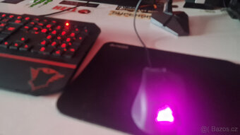 PC + monitor + klávesnice + myš + IN WIN 301