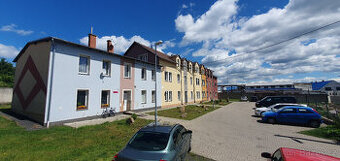 1+1, Košťany, Kamenný Pahorek