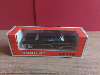 Čajka Gaz-13 - 1