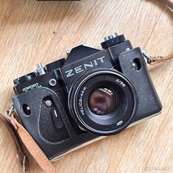 Prodám Zenit TTL + Helios 44M. Vše v krásném stavu - 1