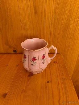Růžový porcelán hrnek