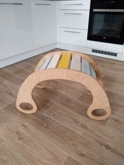 Houpačka dřevěná montessori